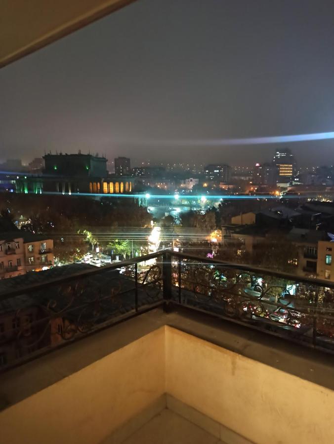 Красивая, Просторная Квартира В Самом Центре Еревана, Рядом С Оперным Театром. Yerevan Exterior photo